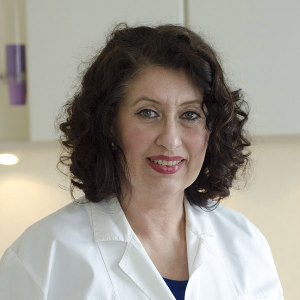 Dr. Irina Aderhold
